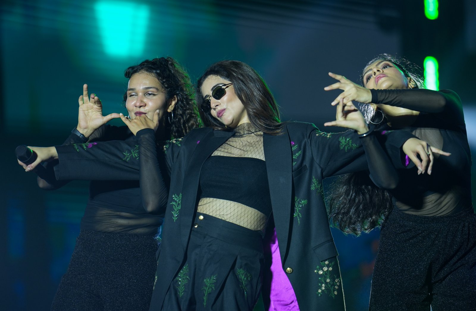 Jonita Gandhi — Photo 12 of 25