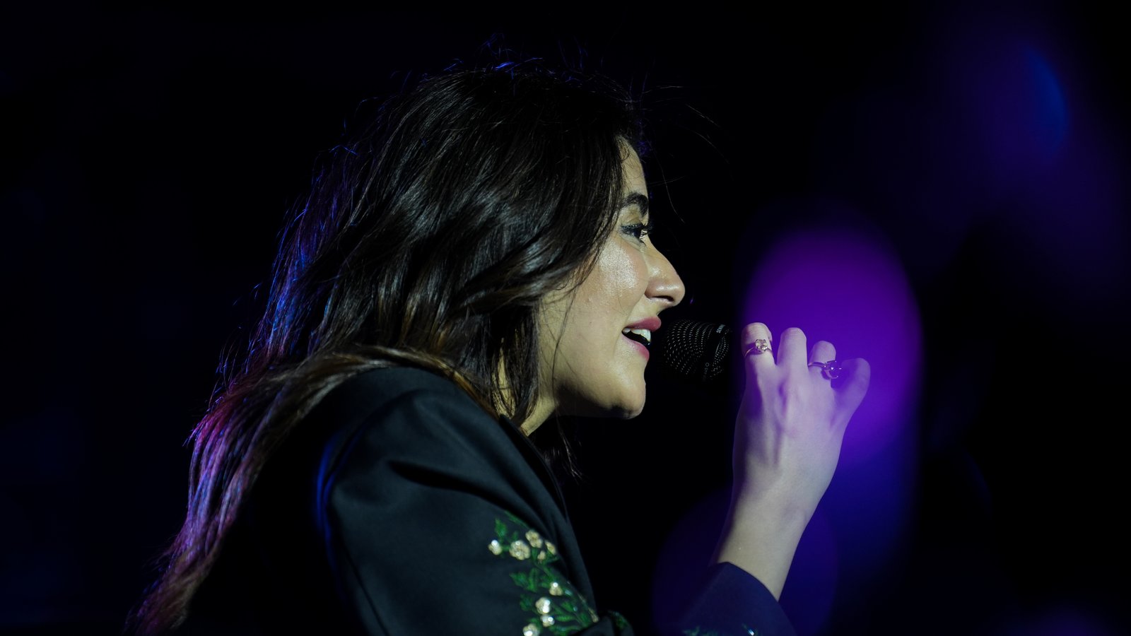 Jonita Gandhi — Photo 16 of 25
