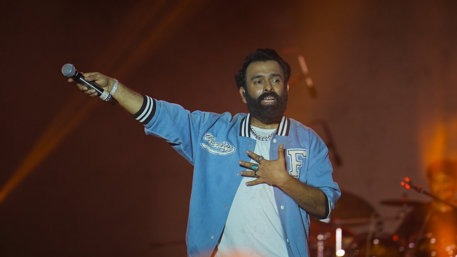 Santhosh Narayanan — Photo 9 of 14