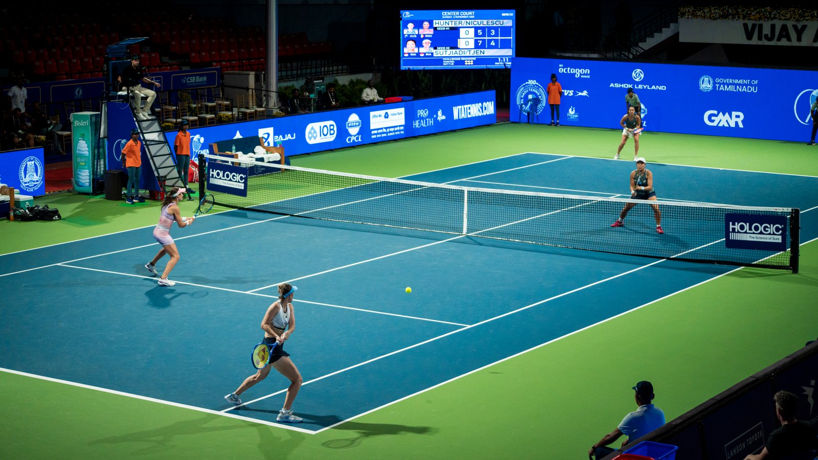 WTA doubles at the net